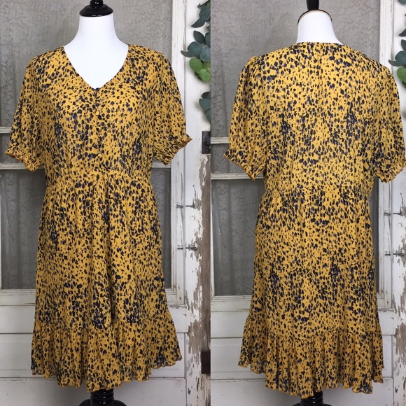 Gilli Dresses & Skirts - Gilli Yellow Animal Print Fit and Flare Dress 0X